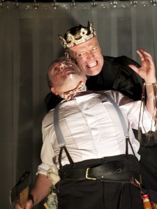 richard-in-richard-iii-photo-by-manuel-harlan-225x300_11